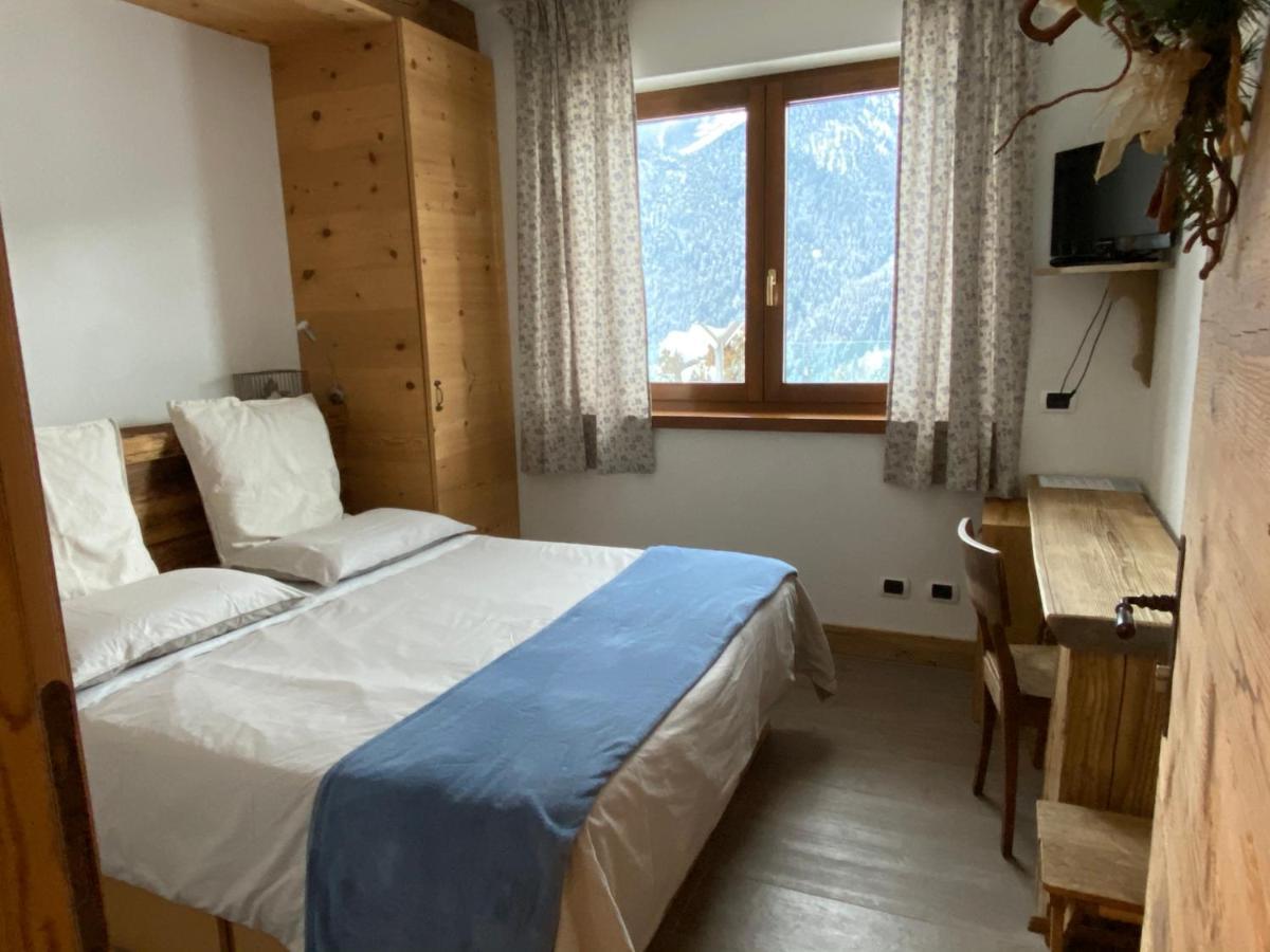 Fra Rose E Mughi Bed and Breakfast Domegge di Cadore Exterior foto