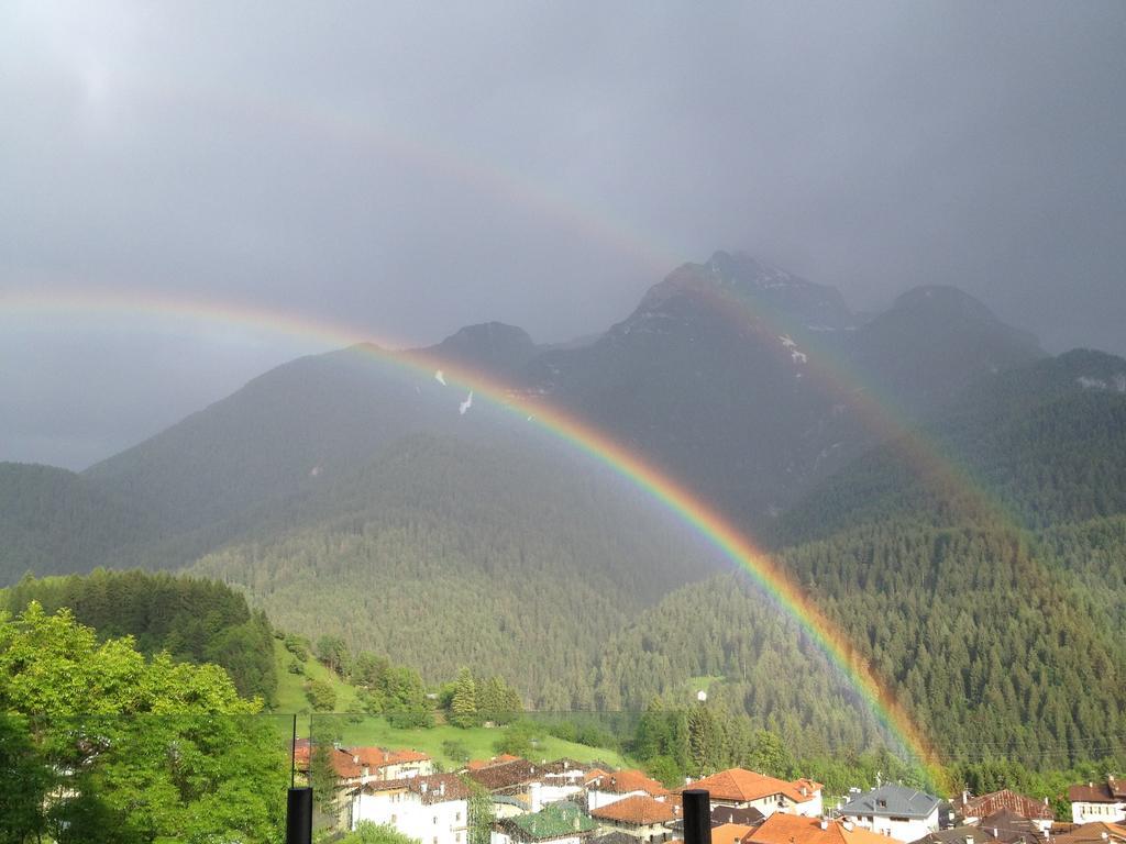 Fra Rose E Mughi Bed and Breakfast Domegge di Cadore Exterior foto