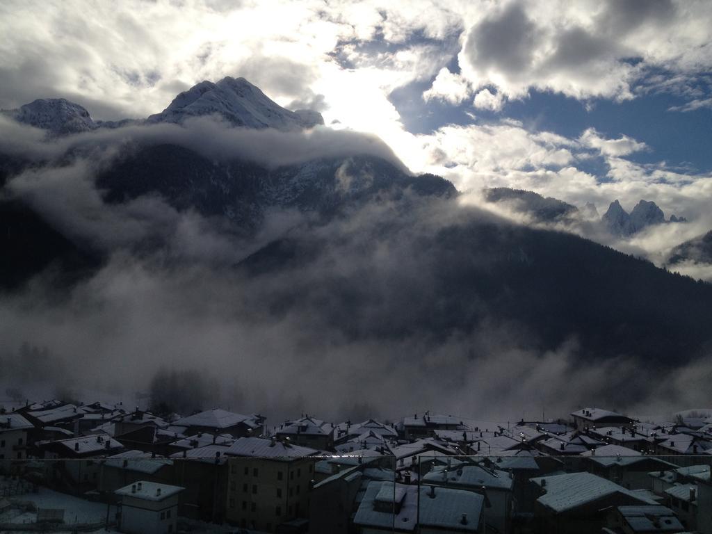 Fra Rose E Mughi Bed and Breakfast Domegge di Cadore Exterior foto